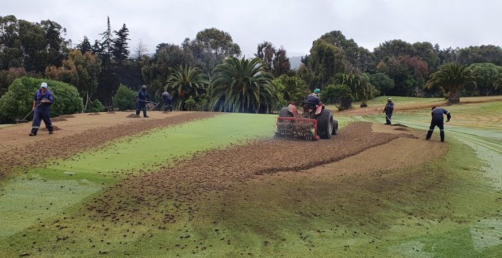 Galería de imágenes - Se inician trabajos de aireación de greens y fairways